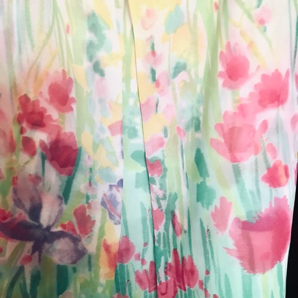 NWOT Soft, flowy spring color top - Picture 5 of 5